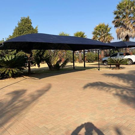 Tamarisk Guest Lodge Benoni Dış mekan fotoğraf